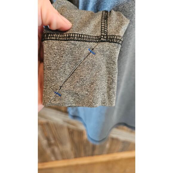 Cuddl Duds grey stretch base layer long sleeve with thumb holes sz M women top - Picture 3 of 6